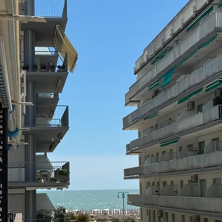 Luminoso Vista Mare